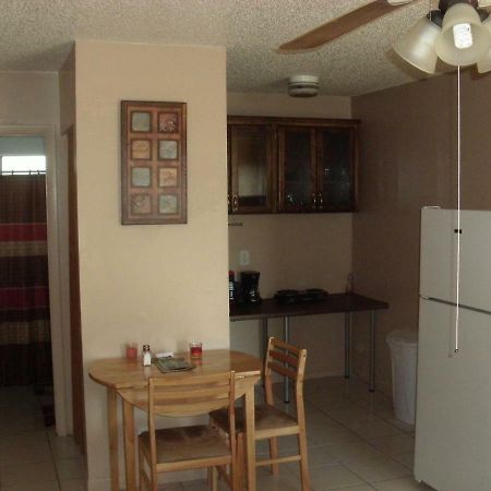 Newly Furnished Large, Clean, Quiet Private Unit Apartment Fort Lauderdale Bagian luar foto
