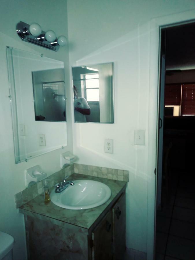 Newly Furnished Large, Clean, Quiet Private Unit Apartment Fort Lauderdale Bagian luar foto